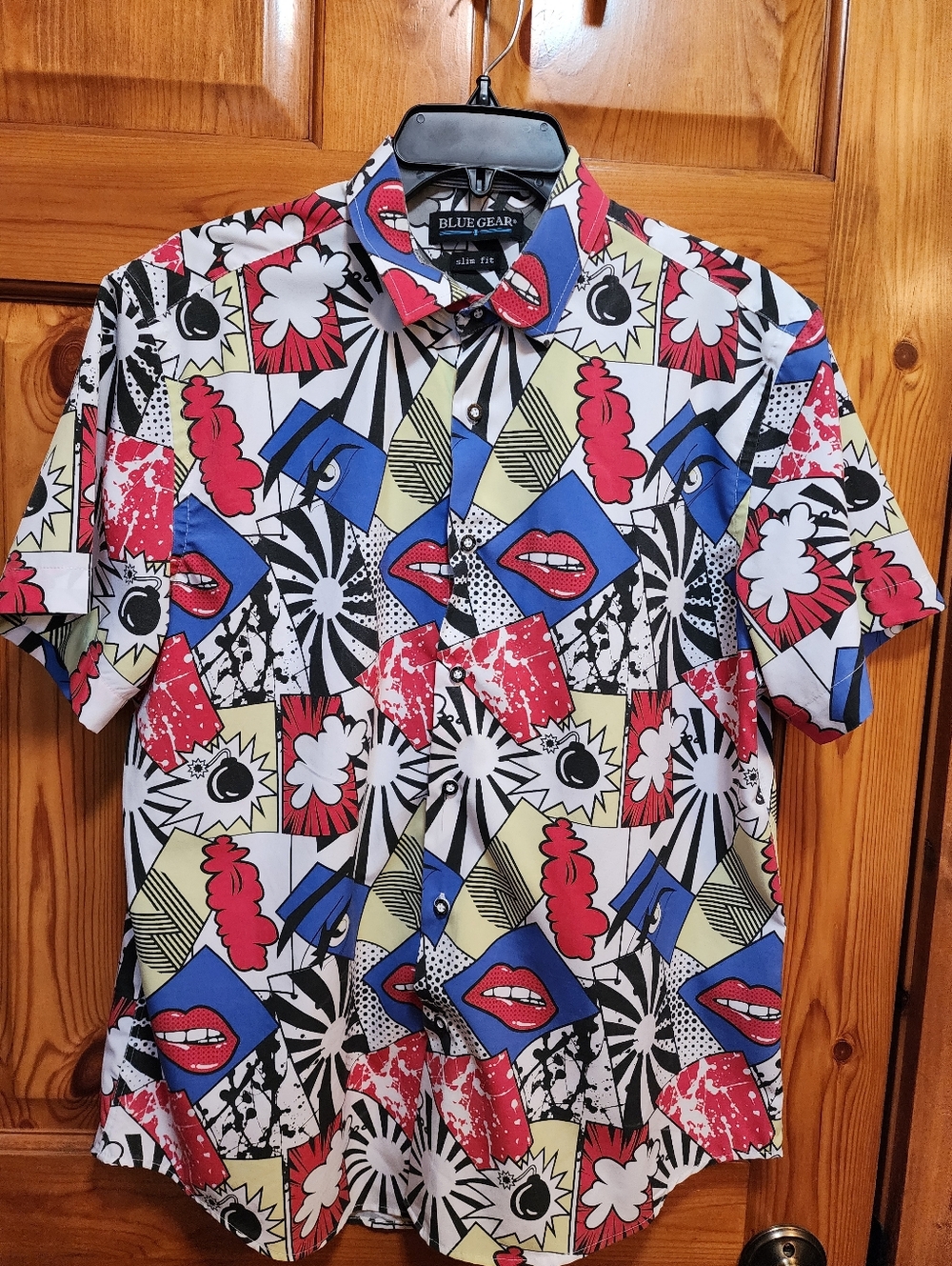 Men’s Blue Gear Slim Fit Pop-Art Short Sleeve Shirt - Blue/Red/White, Size Large